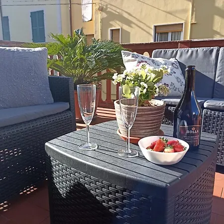 La Casa Di Ele, Parcheggio Privato Gratuito Специя